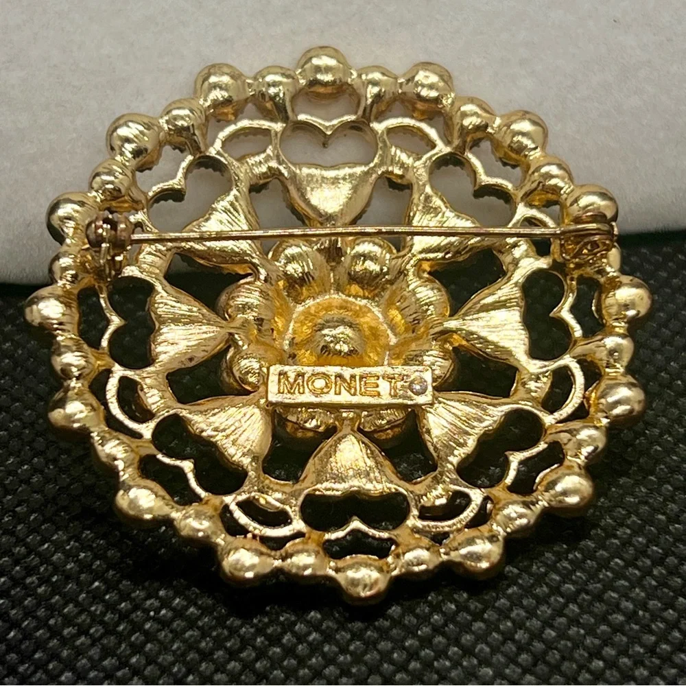 Vintage MONET Textured Gold Tone Pink Clear Crystals Hearts Cluster‎ Brooch